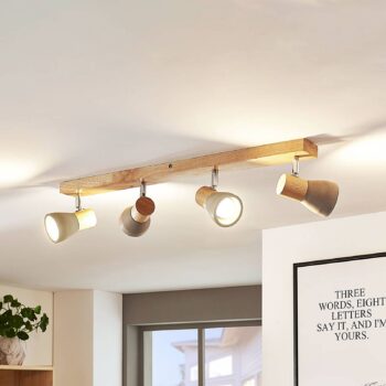 Lindby Filiz reflektor, 4 svetlá, 77 cm, drevo, betón, E14