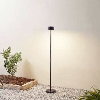 Lindby LED dobíjacia stojacia lampa Isason, čierna, hliník, Ø 11 cm