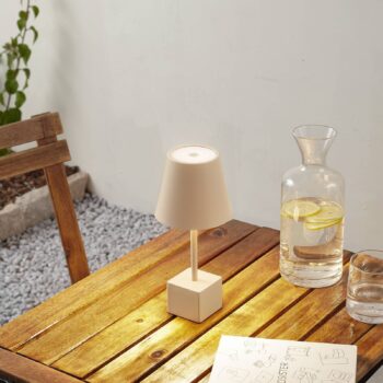Lindby LED dobíjacia stolová lampa Janea CUBE, béžová, kov