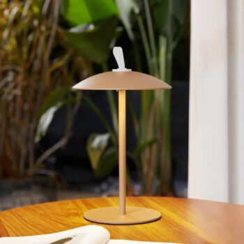 Lindby LED dobíjacia stolová lampa Kanani, hnedá, stmievateľná