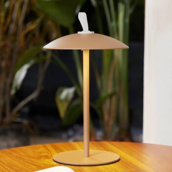 Lindby LED dobíjacia stolová lampa Kanani, hnedá, stmievateľná
