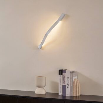 Lindby LED nástenné svetlo Alvon, strieborné, výška 50 cm, kov