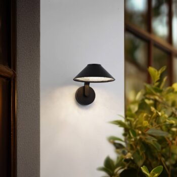 Lindby LED nástenné svetlo Capelo, čierne, kov, Ø20cm