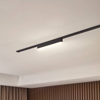 Lindby LED pásik 48 V Lumaro, čierny, 10 W, plastový, stmievateľný
