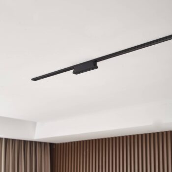Lindby LED pásik 48 V Lumaro, čierny, 6 bodov, 2,5 cm, stmievateľný