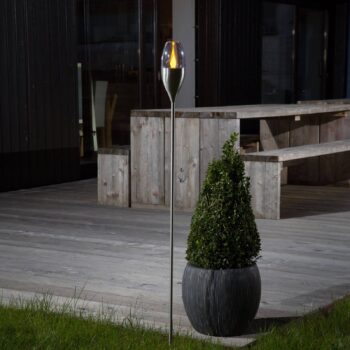 Lindby LED solárna lampa Jari, výška 122 cm, nerezová oceľ, číra