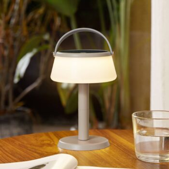 Lindby LED solárna stolová lampa Mikkel, béžová, stmievateľná, 7 cm