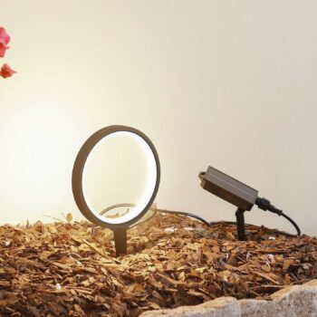 Lindby LED solárne osvetlenie zemného hrotu Syrene, 18 cm, čierna farba,