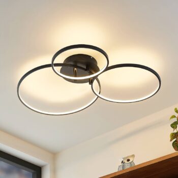 Lindby LED stropné svietidlo Rayk, čierne, kov, 77 cm, stmievateľné