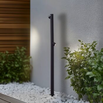 Lindby LED svetlo na chodník Luzian, výška 120 cm, čierne, zemný hrot