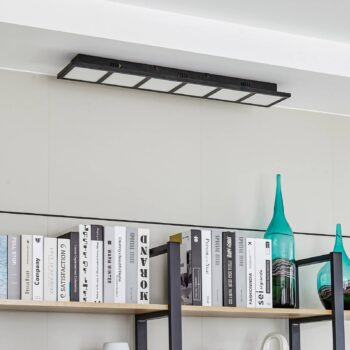 Lindby Raymie stropné LED svetlo, dĺžka 84 cm RGBW