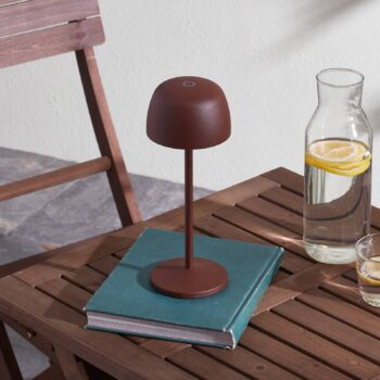 Lindby Stolová LED lampa Arietty, hnedá, stmievateľná, IP65