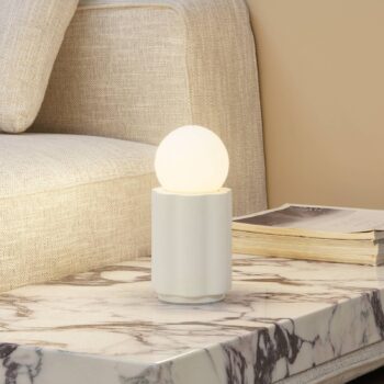 Lindby Stolová lampa Nielson, béžová, výška tienidla 8,5 cm, sadra