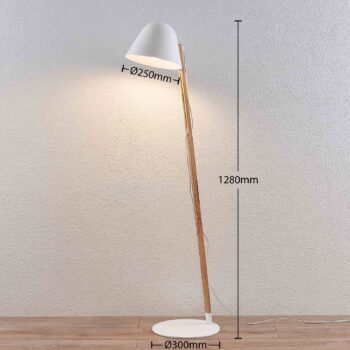 Lindby Tetja stojaca lampa s drevenou tyčou, biela