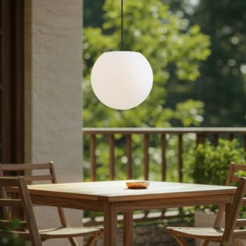 Lindby Vonkajšia závesná lampa Alea, biela, plast, Ø 38 cm