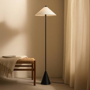 Lindby stojaca lampa Norvik, výška 150 cm, čierna/sivá, kov