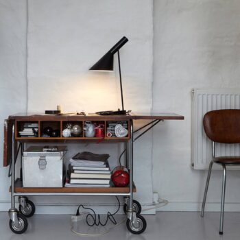 Louis Poulsen AJ – stolná lampa, čierna