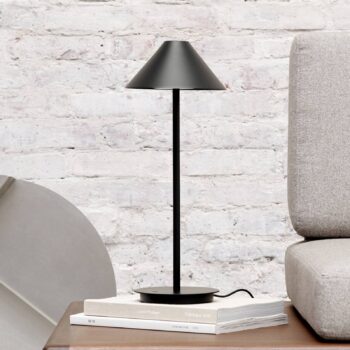 Louis Poulsen Keglen stolová lampa 3 000 K čierna
