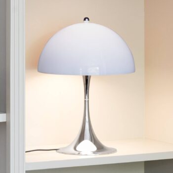 Louis Poulsen Panthella Mini stolová LED, opálová