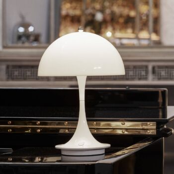 Louis Poulsen Panthella Portable V2 LED biela