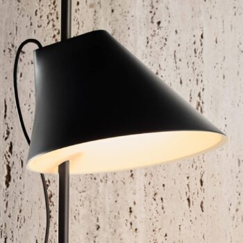 Louis Poulsen Yuh – stolná lampa LED, čierna