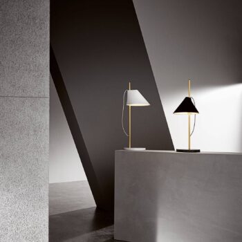 Louis Poulsen stolná lampa mramor Yuh Brass biela