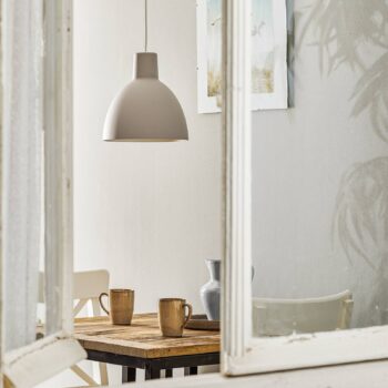 Louis Poulsen závesná lampa Toldbod 250 svetlosivá