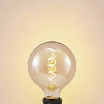 Lucande LED E27 G125 4W 2 700 K stmieva jantárová