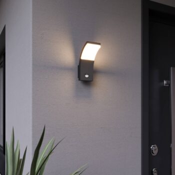 Lucande LED nástenné svetlo Timm, senzor, 20 cm, antracit, IP54