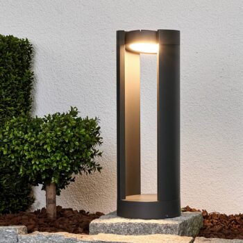 Lucande LED podstavné svietidlo Dylen, sivé, kov, 50 cm, IP65