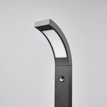 Lucande LED svetlo na chodník Juvia, 100 cm, detektor pohybu, IP54
