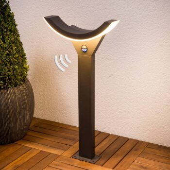 Lucande LED svetlo na chodník Polovičné, senzor, 60 cm, antracit, IP54