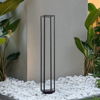 Lucande LED svetlo na chodník Thorvid, výška 120 cm, čierna