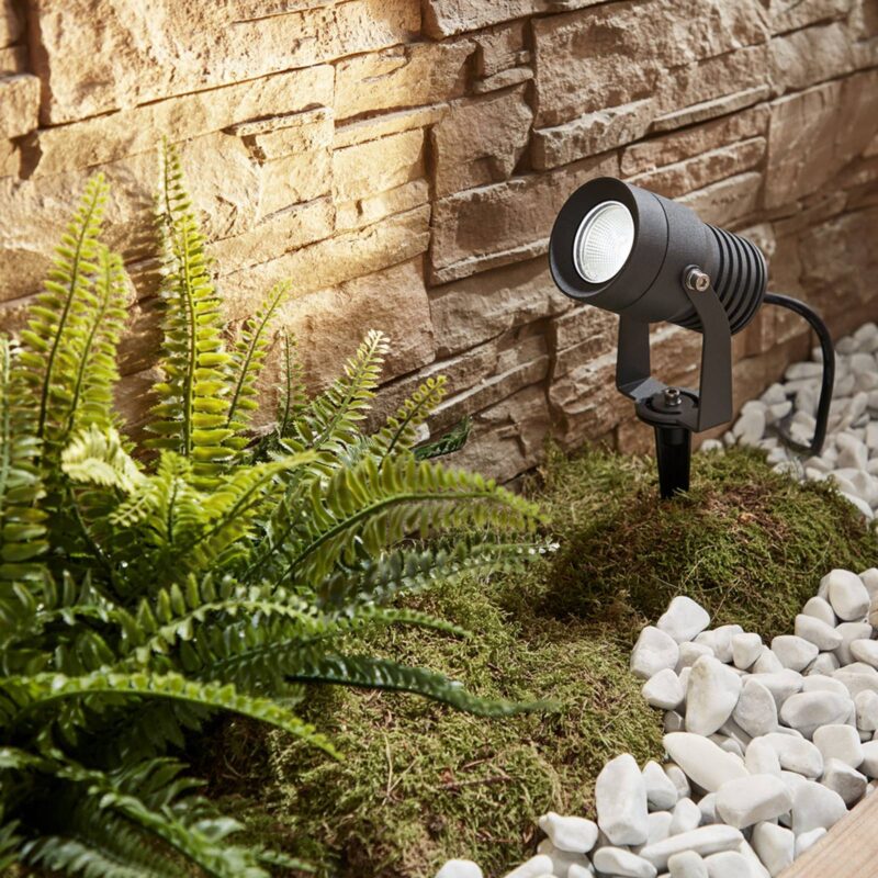 Lucande LED vonkajší reflektor Jon, zemný hrot, nastaviteľný, IP65 Lucande LED vonkajší reflektor Jon, zemný hrot, nastaviteľný, IP65