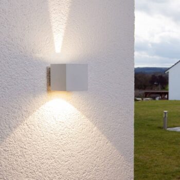 Lucande LED vonkajšie nástenné svietidlo Jarno, biele, kov, 9 cm