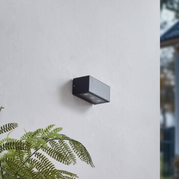 Lucande LED vonkajšie nástenné svietidlo Selim, dĺžka 15,3 cm, čierna