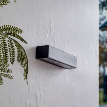 Lucande LED vonkajšie nástenné svietidlo Selim, dĺžka 30 cm, čierna