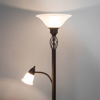 Lucande stojaca lampa Dunja, biela/hrdzavá, kov, lampa na čítanie
