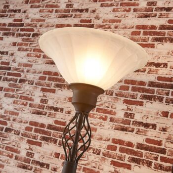 Lucande stojaca lampa Dunja, biela/hrdzavá, kov, lampa na čítanie