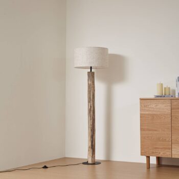 Lucande stojaca lampa Jorvan, krémová, eukalyptus, ľan