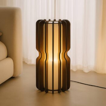 Lucande stojaca lampa Juneta, 75 cm, hnedá, drevo, textil