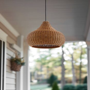 Lucande vonkajšia závesná lampa Taniola, 1-pl., béžová, ratan, IP44