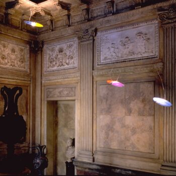 Luceplan Titania lampa s farebnými filtrami