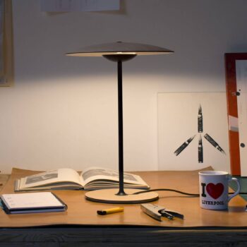 MARSET Ginger S LED stolová lampa Ø32cm dub/biela
