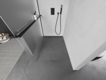MEXEN/S - KIOTO Sprchová zástena WALK-IN s poličkou a držiakom uterákov 110 x 200, matné sklo 8 mm, čierna 800-110-121-70-30