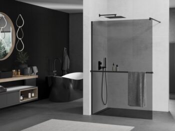 MEXEN/S - KIOTO Sprchová zástena WALK-IN s poličkou a držiakom uterákov 70 x 200, grafit 8 mm, čierna 800-070-121-70-40