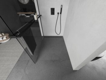 MEXEN/S - KIOTO Sprchová zástena WALK-IN s poličkou a držiakom uterákov 70 x 200, transparent 8 mm, čierna 800-070-121-70-00