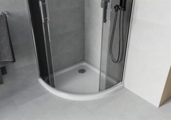 MEXEN/S - Rio štvrťkruhový sprchovací kút 80 x 80, grafit, chróm + vanička so sifónom Flat, biela 863-080-080-01-40-4110