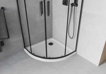 MEXEN/S - Rio štvrťkruhový sprchovací kút 90 x 90, transparent, čierny + vanička so sifónom Flat, biela 863-090-090-70-00-4110B