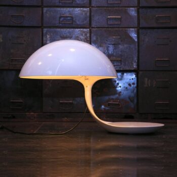 Martinelli Luce Cobra – retro stolná lampa, biela